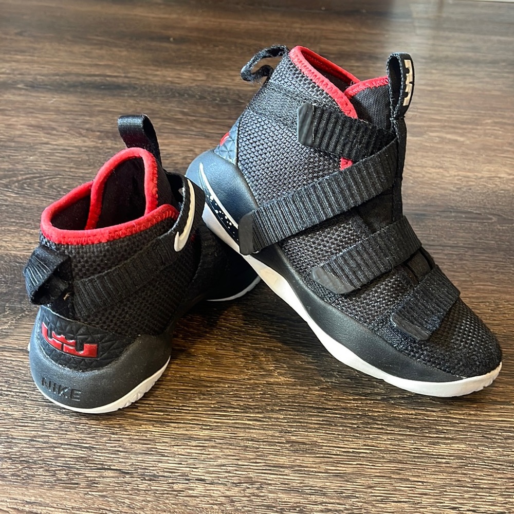 Lebrons sz 12c boys
